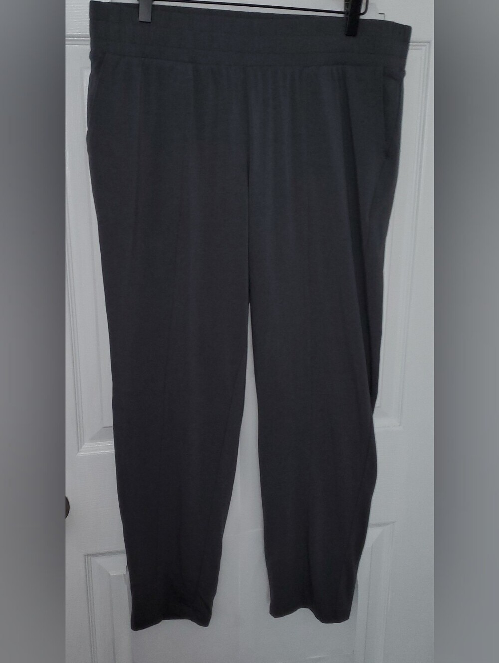 AnyBody Black Stretch Leggings